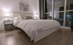 Lovely 2 Bed Condo In Downtown Toronto