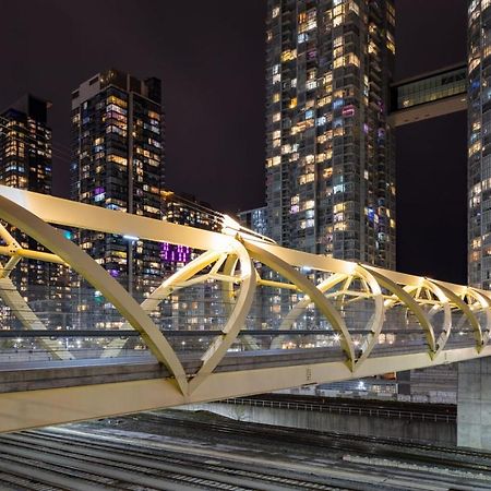 Lovely 2 Bed Condo In Downtown Toronto Exterior photo