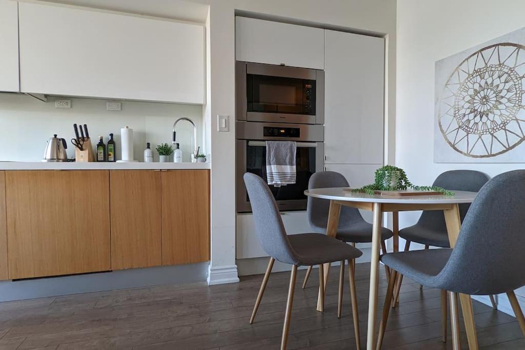 Lovely 2 Bed Condo In Downtown Toronto Exterior photo