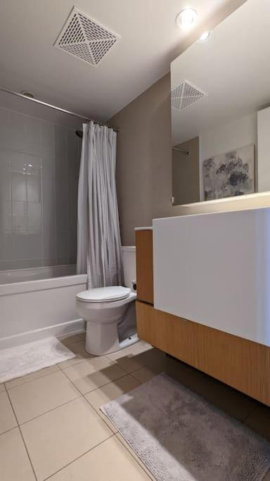 Lovely 2 Bed Condo In Downtown Toronto Exterior photo